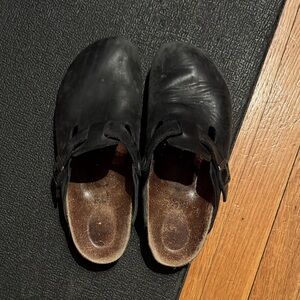 BIRKENSTOCK Women’s Boston Clog in Black Oiled Leather